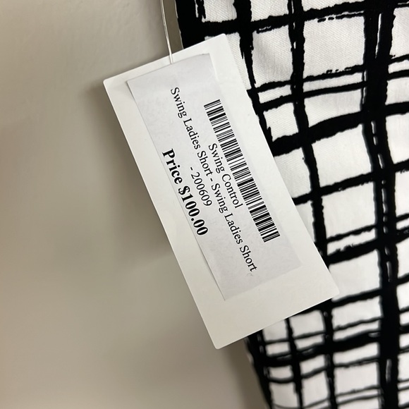 Women’s Brand: SWING Golf Shorts with Tummy Control - Picture 12 of 15